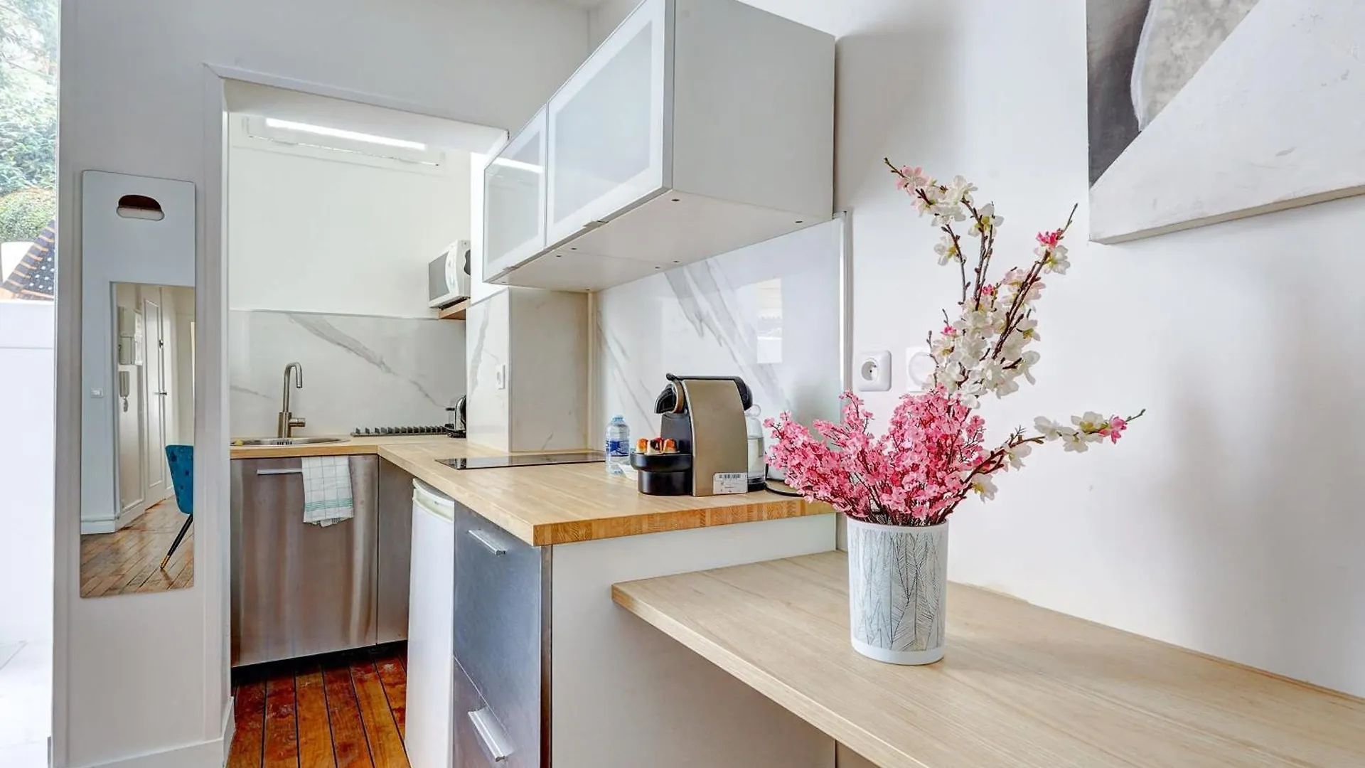 Apartment Chic Terrasse A 5Min Des Champs-Elysees With Ac Paris
